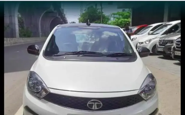 Tata Tiago Revotron XTA 2018