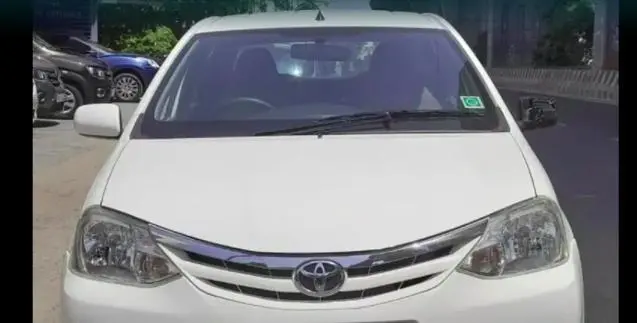Toyota Etios V 2012