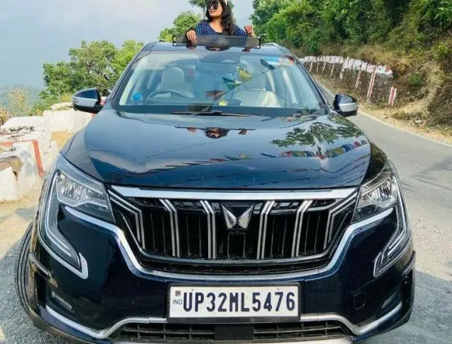 Mahindra XUV700 AX 7 Petrol AT 7 STR 2021