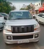 Mahindra TUV300 T4 2016
