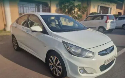 Hyundai Verna 1.6 CRDI SX 2013