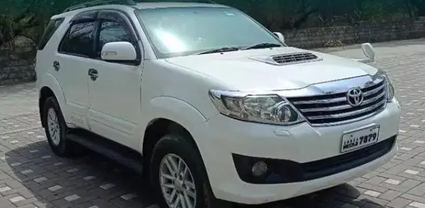 Toyota Fortuner 3.0 4X4 MT 2014