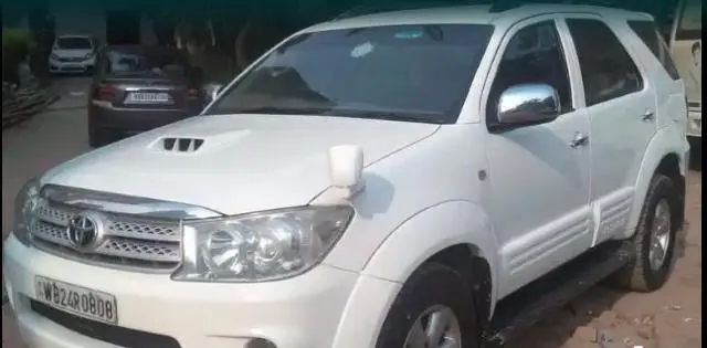 Toyota Fortuner 2.8 4x2 MT 2011
