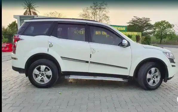 Mahindra XUV500 W8 2012