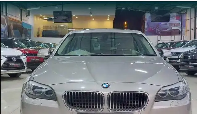 BMW 5 Series 520d 2011