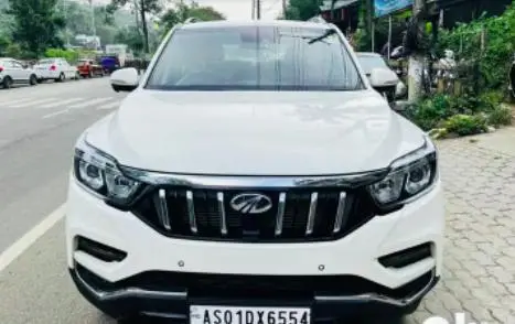 Mahindra Alturas G4 4WD AT 2019