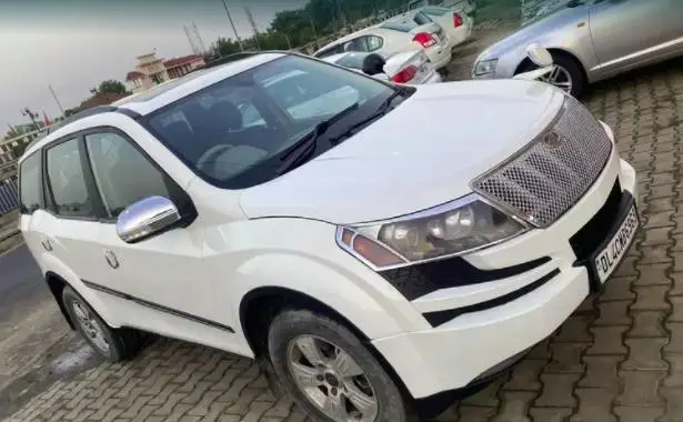 Mahindra XUV500 W8 2012