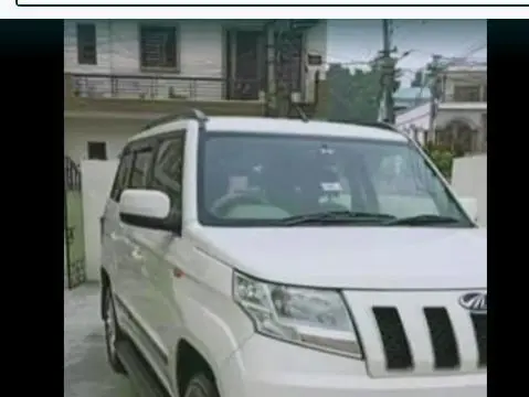 Mahindra TUV300 T8 AMT 2015
