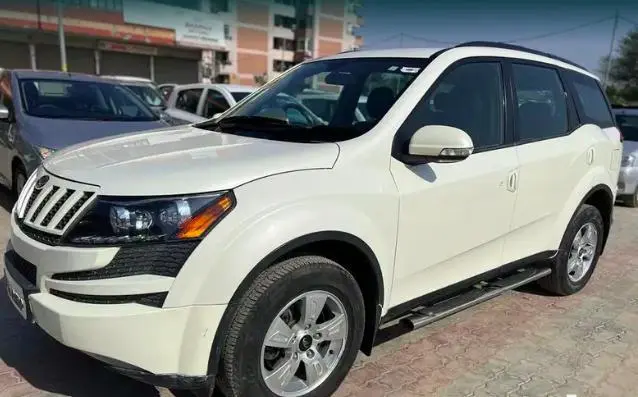 Mahindra XUV500 W8 2012