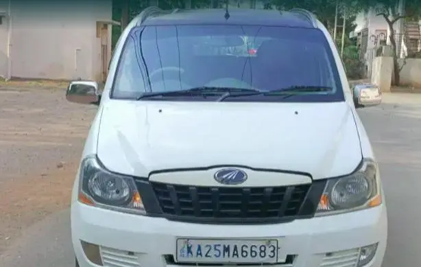 Mahindra Quanto C8 2015