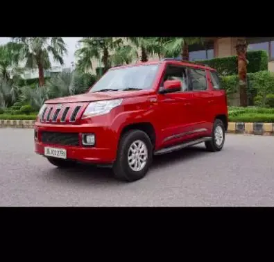 Mahindra TUV300 T8 2018