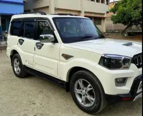 Mahindra Scorpio S10 2016