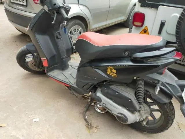 Aprilia SR 160 Race BS6 2020