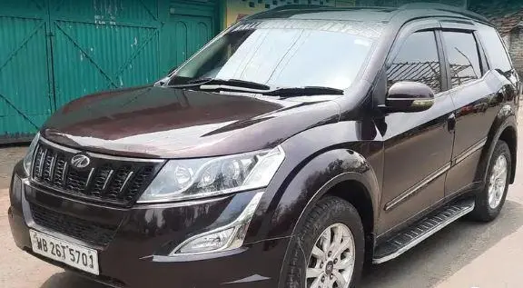 Mahindra XUV500 W10 2015