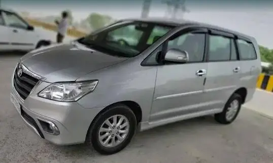 Toyota Innova 2.5 V 8 STR 2012