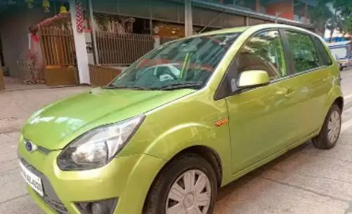 Ford Figo 1.2P TITANIUM MT 2010