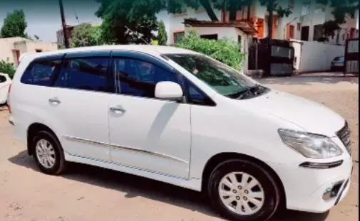 Toyota Innova 2.5 V 7 STR 2010