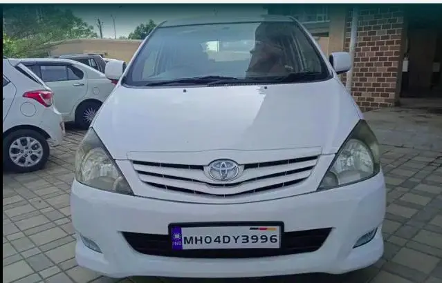 Toyota Innova 2.5 E 8 STR 2009