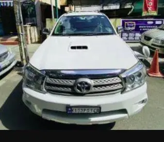 Toyota Fortuner 3.0 4X4 MT 2010