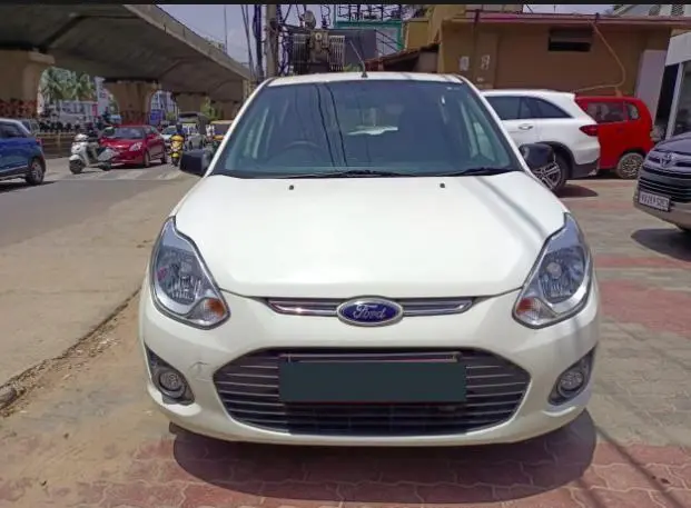 Ford Figo 1.2P TITANIUM MT 2015
