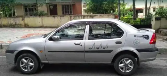 Ford Ikon 1.6 ZXI 2001