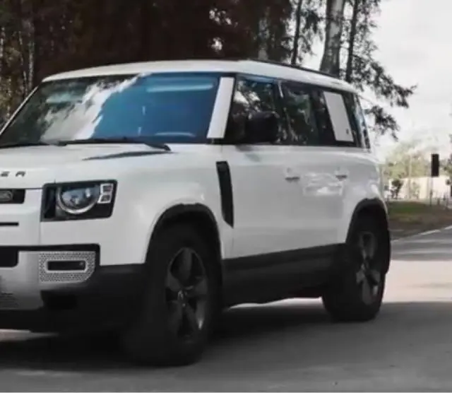 Land Rover Defender 110 HSE P300 2021