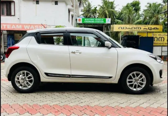 Maruti Suzuki Swift ZXi BS6 2021
