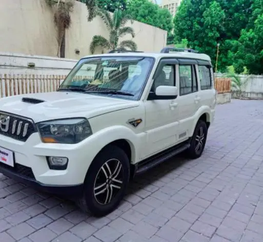 Mahindra Scorpio S6 Plus Intelli-Hybrid 2017