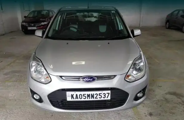 Ford Figo 1.2P TITANIUM MT 2013