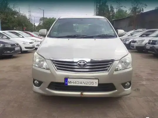 Toyota Innova 2.5 V 8 STR 2013