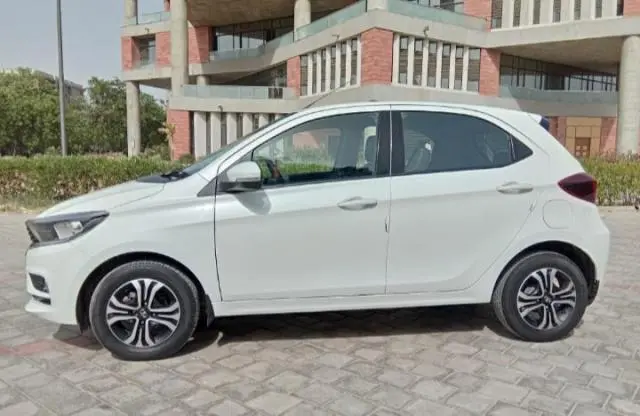 Tata Tiago Revotron XZ 2020