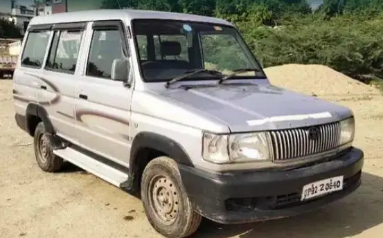 Toyota Qualis RS E2 2003