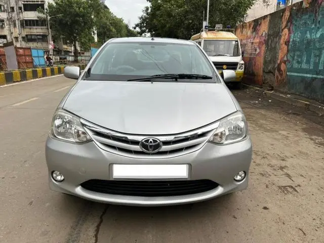 Toyota Etios V 2011