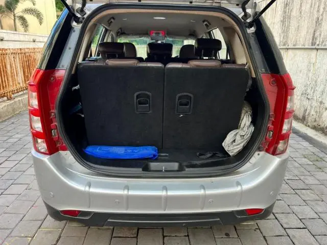 Mahindra XUV500 W8 4WD 2012