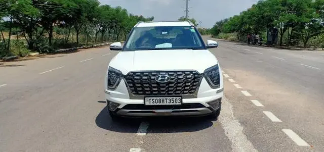 Hyundai Alcazar Platinum (O) 6 STR 1.5 Diesel AT 2021