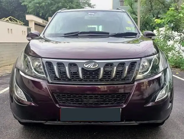 Mahindra XUV500 W10 2015