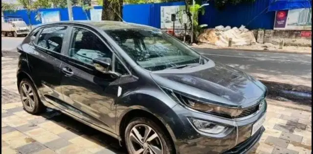 Tata Altroz XZ Petrol 2020
