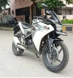 Honda CBR 150R 150cc 2013