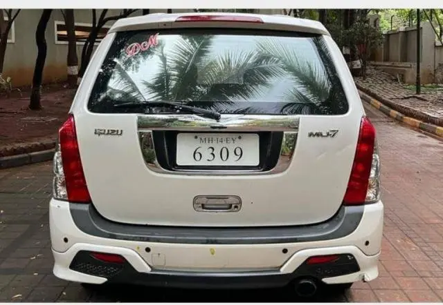 Isuzu MU7 Base BS IV 2015