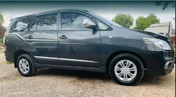 Toyota Innova 2.5 GX 8 STR BS IV 2016