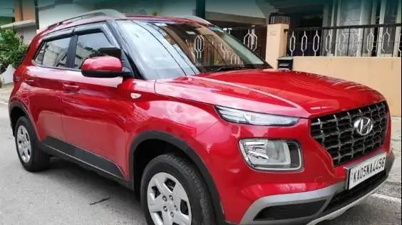 Hyundai Venue S 1.2 Petrol 2020
