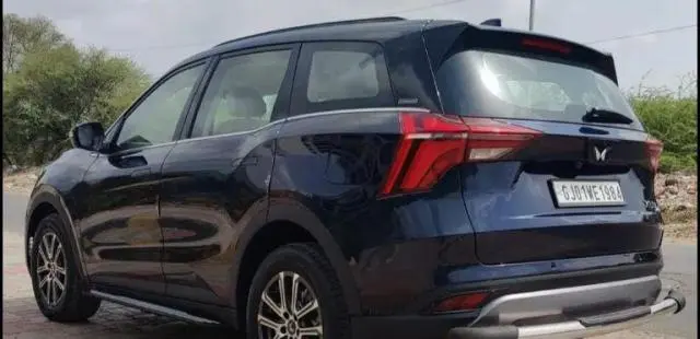 Mahindra XUV700 AX 7 Petrol AT 7 STR 2022