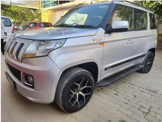 Mahindra TUV300 T8 2018