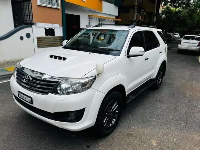Toyota Fortuner 2.8 4x2 MT 2013