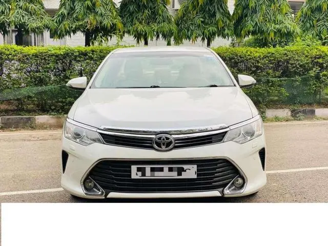Toyota Camry HYBRID BS6 2021