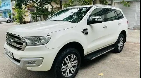 Ford Endeavour Titanium 2.2 4x2 AT 2018