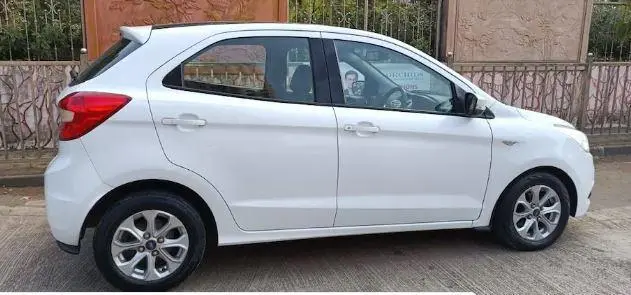 Ford Figo 1.2P TITANIUM MT 2016