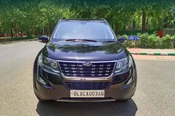 Mahindra XUV500 W7 2018