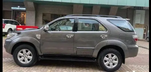Toyota Fortuner 3.0 MT 4X4 2010