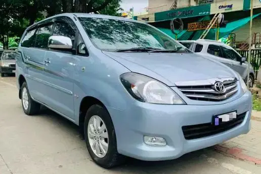 Toyota Innova 2.5 V 7 STR 2010